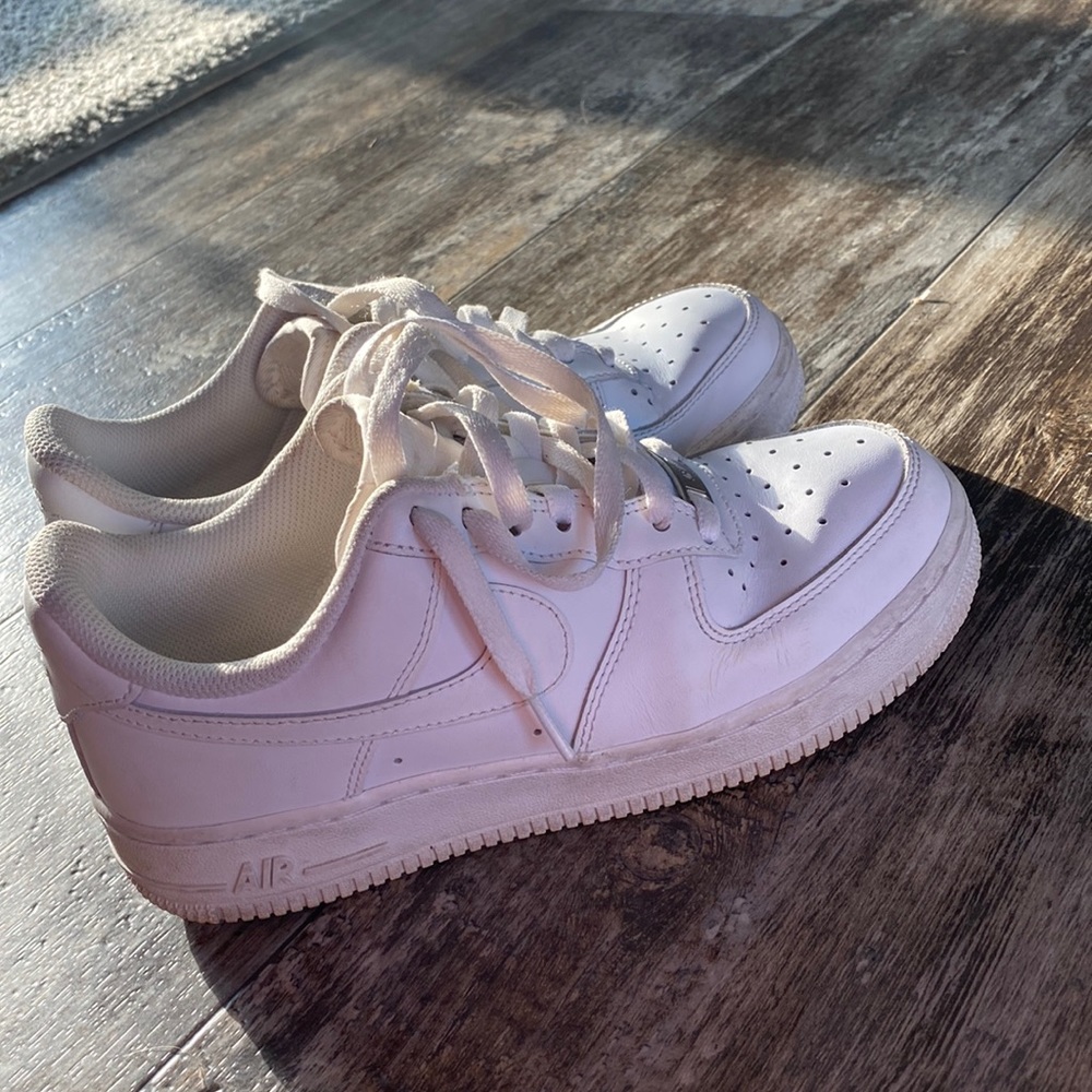 Great condition White Nike Air Force 1s